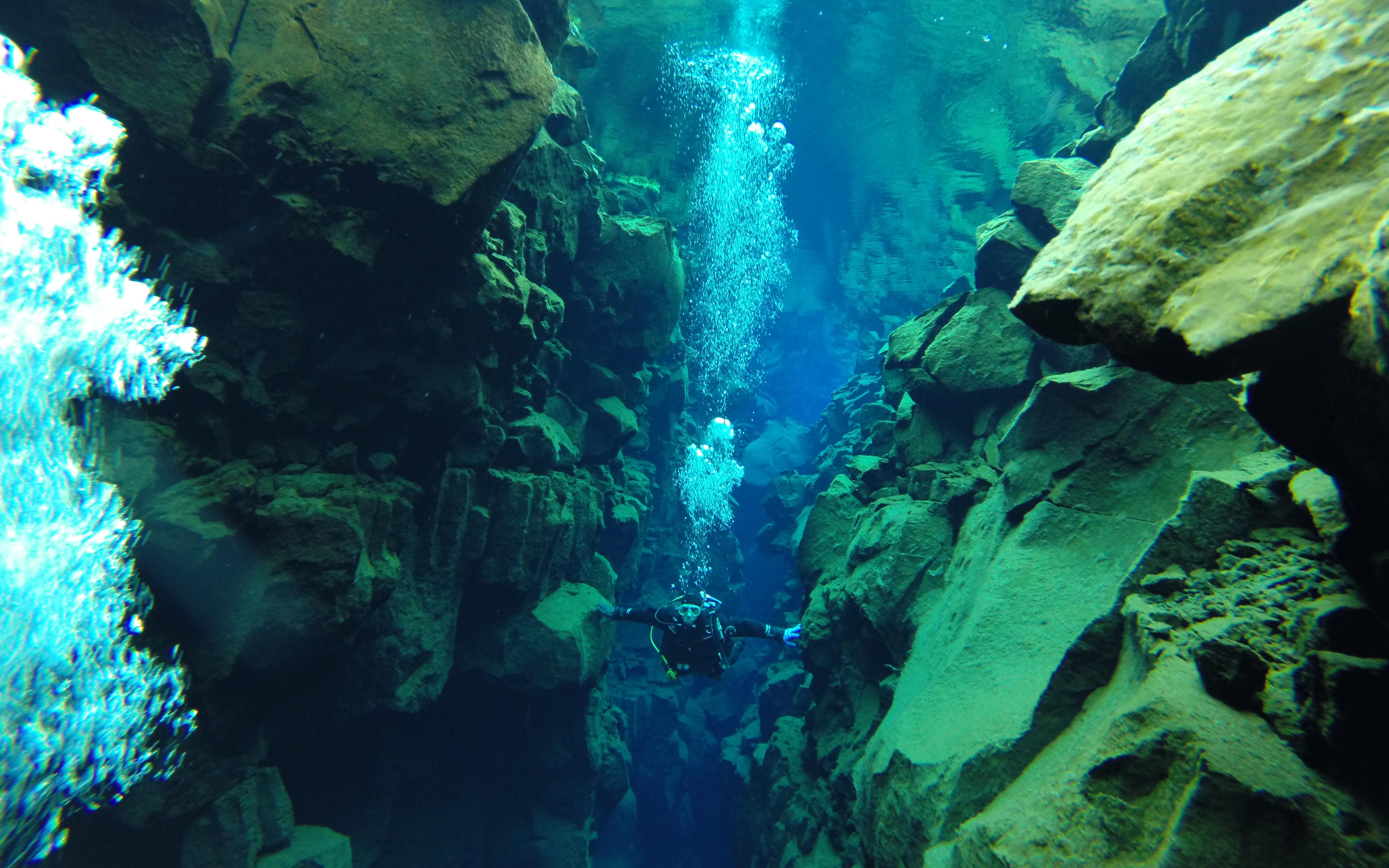 Diving in Silfra