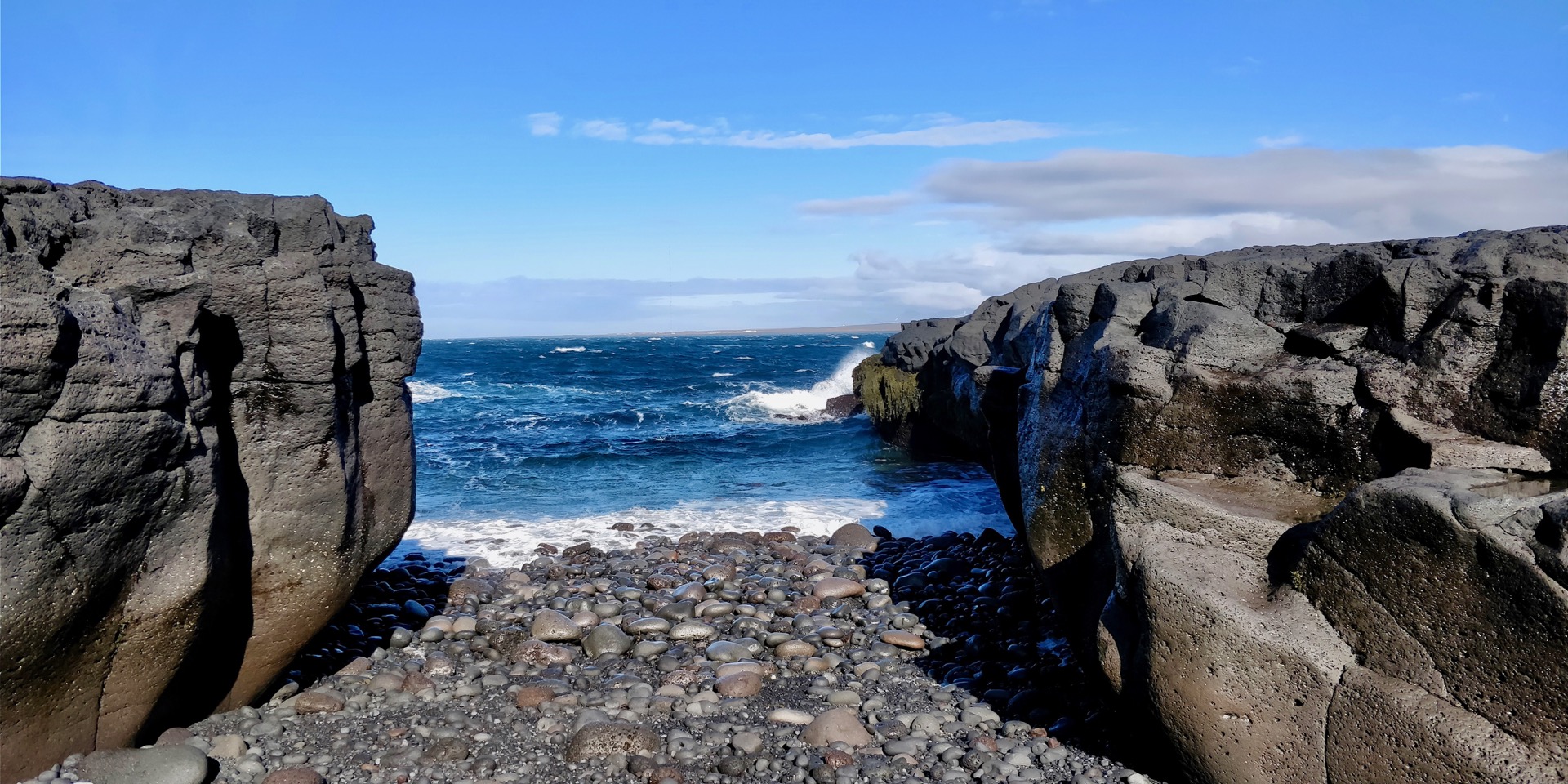 Breathtaking landscapes along the coast of Snæfellsnes