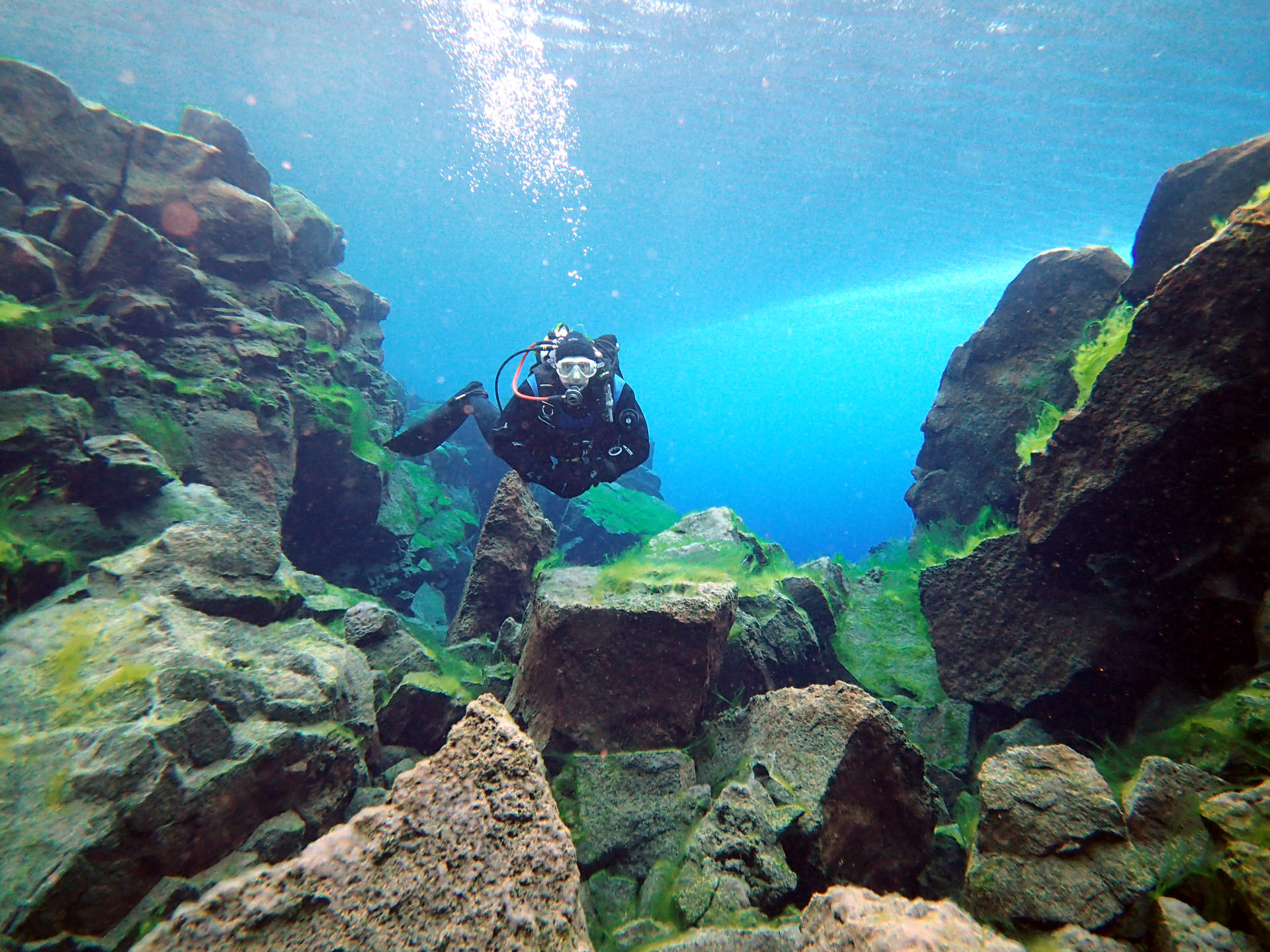 Diving in Davidsgjá in Iceland