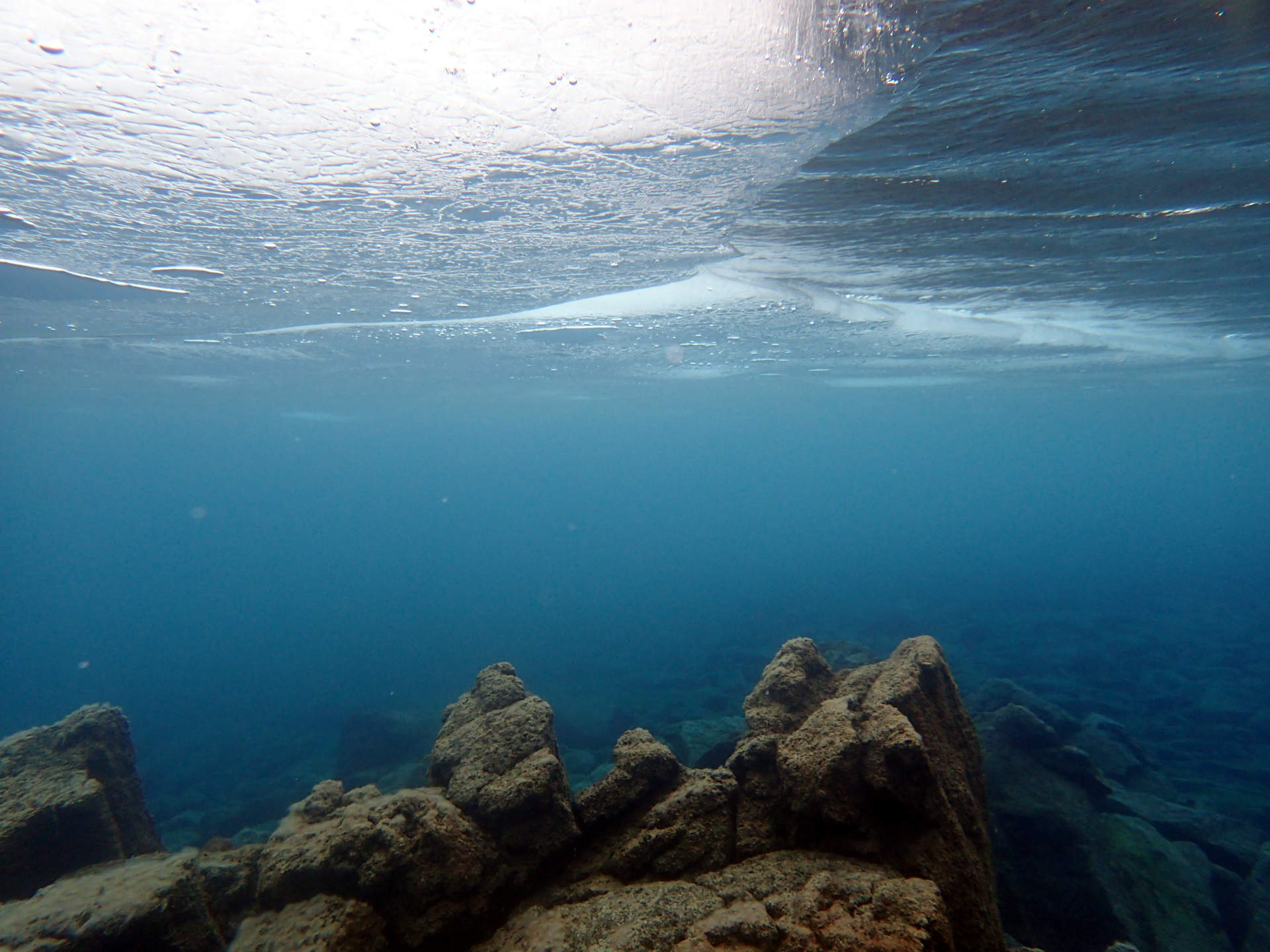 Diving in Davidsgjá in Iceland