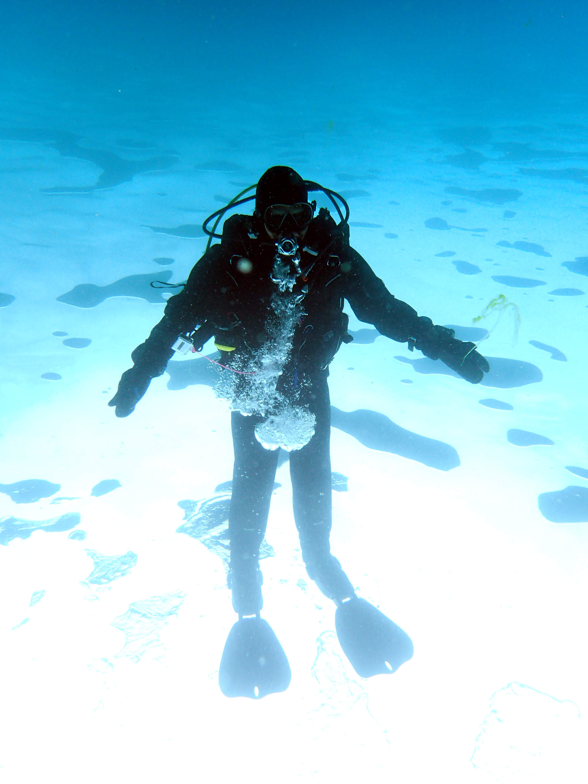 Diving under the ice of Davidsgja