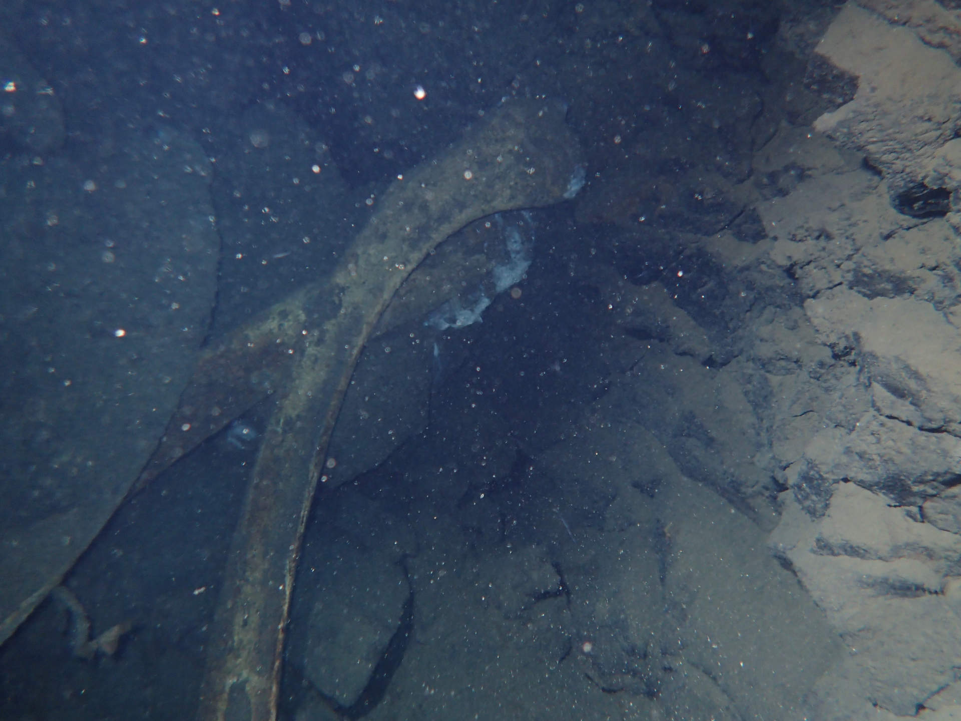 Diving in Bjarnagjá in Iceland