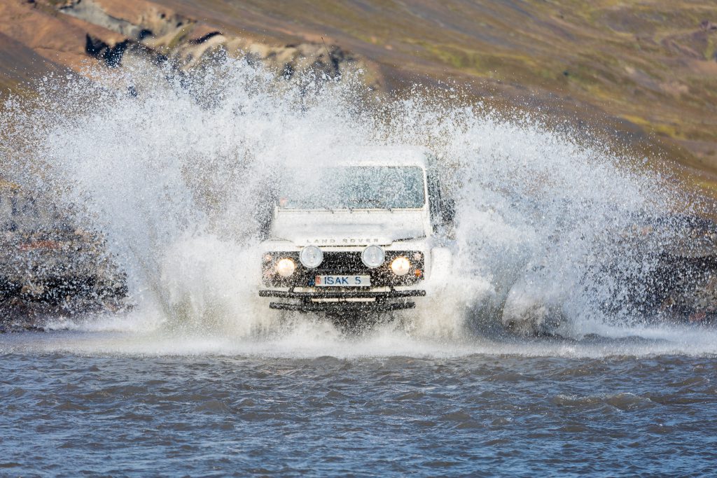 Skillfully crossing the rivers to Þórsmörk by jeep - photo by Jeroen van Nieuwenhove