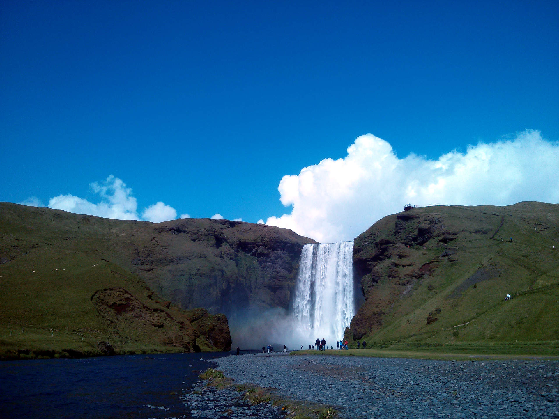 Round trip in Iceland: Skógafoss in the south of the island