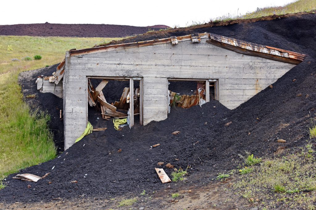 Abandoned house on Vestmannaeyjar (Photo: https://www.flickr.com/photos/hbarrison/)